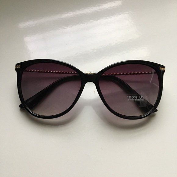 Forever 21 Accessories - Forever 21 Black Sunglasses